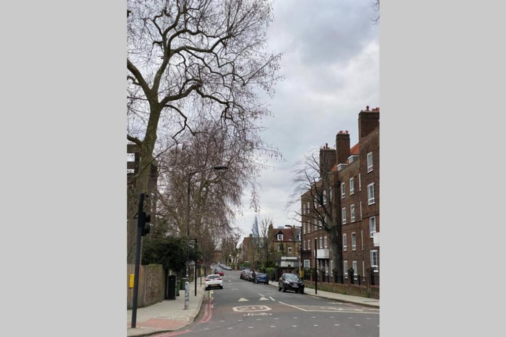 Two Bedroom Garden Flat in Zone 2 London Exterior foto